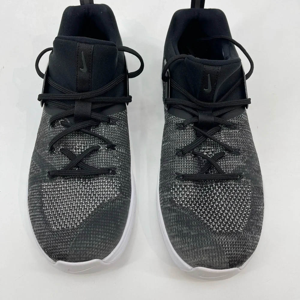Nike, Metcon Women’s size 11.5 , black, gray very good condition, preown…